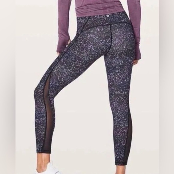 Lululemon Train Times 7/8 Pant 25"
Crystalline Multi / Black size 4 - Picture 3 of 7